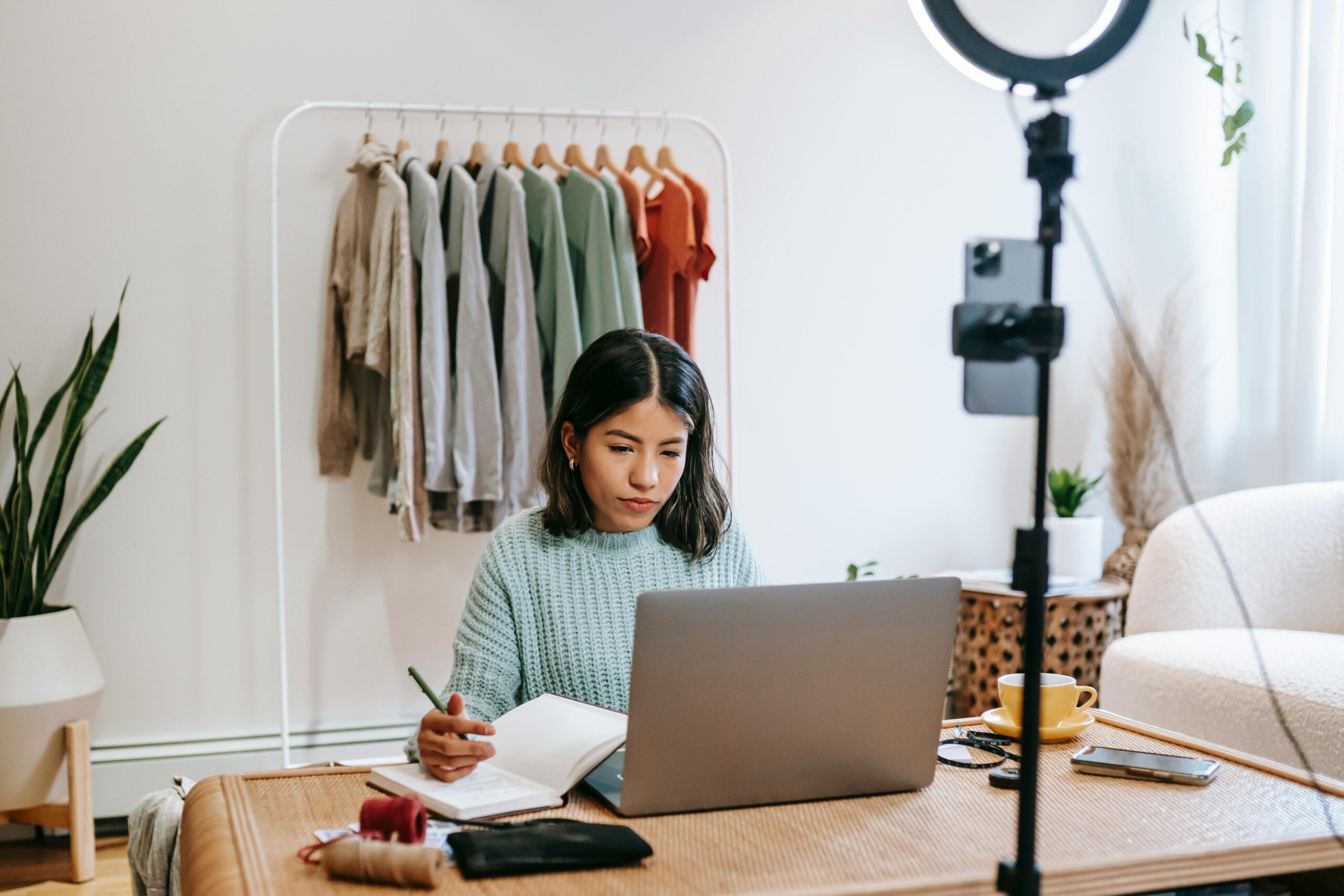 Micro vs Macro Influencers: Deciding Which is Best for Your Brand Strategy